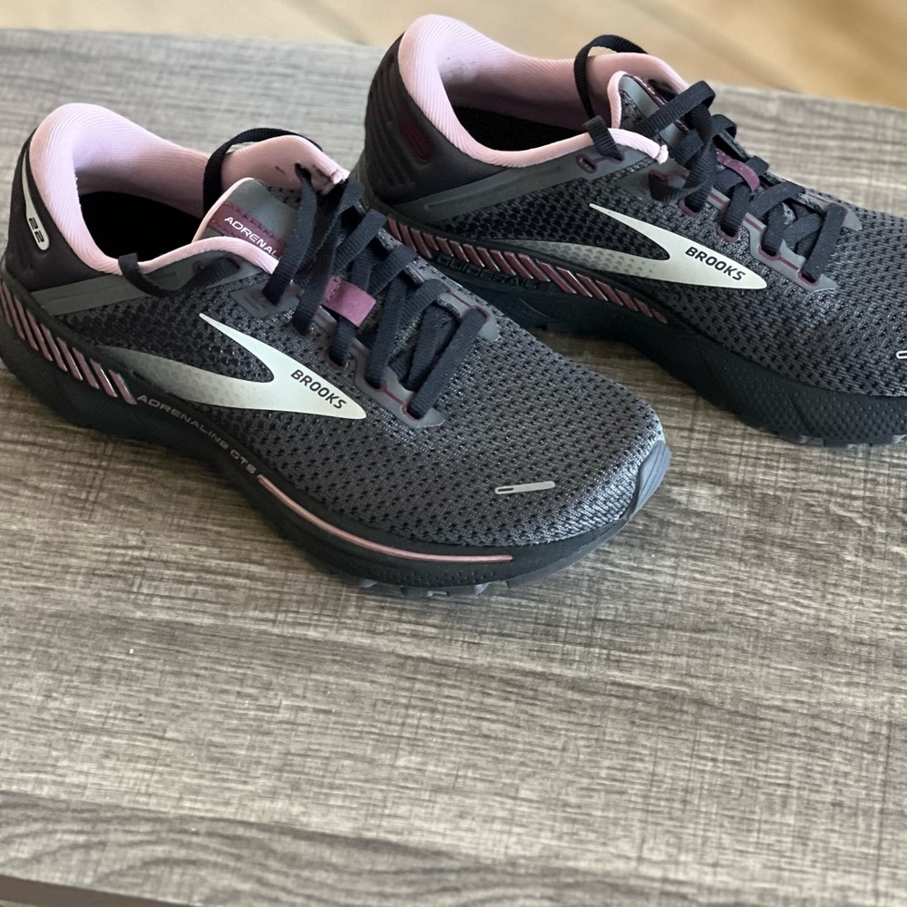 Brooks Women’s Road Running Shoe-Limited Edition